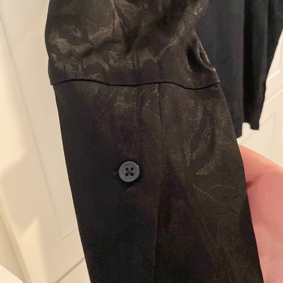 Chicos Size 2 Black Floral Long Sleeve Top - Size 2 - New w/Tags - Picture 8 of 16